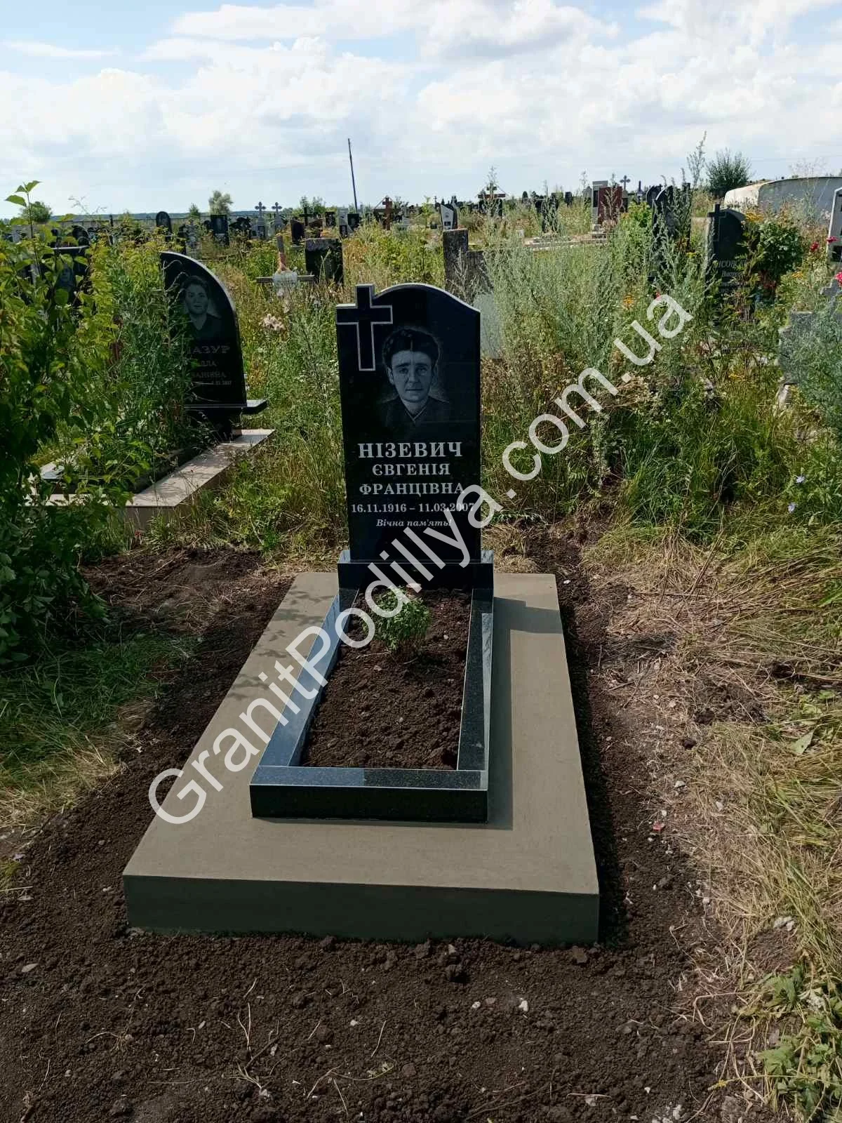 Одинарний пам'ятник з граніту - Кам'янець-Подільський | GranitPodillya